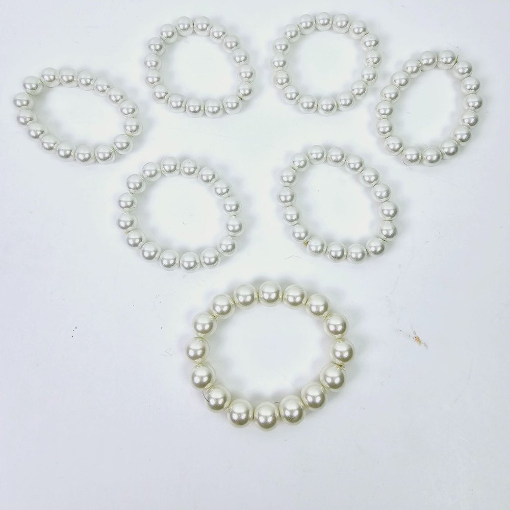 Set of 6 Large Rounded White Pearl Bracelets, Stretch PLUS Bonus Bracelet! - Picture 6 of 8